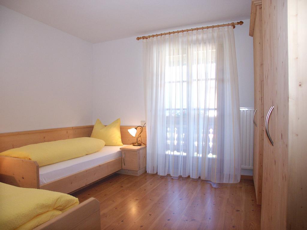 Apartments Feldsagerhof Villabassa Pokój zdjęcie