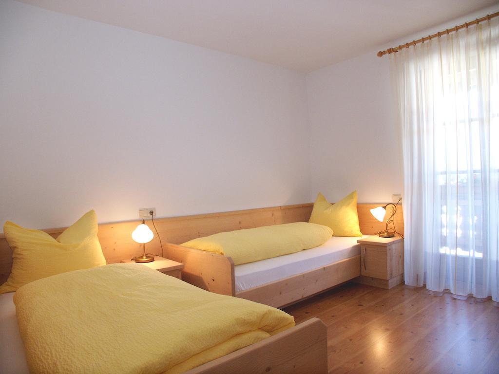 Apartments Feldsagerhof Villabassa Pokój zdjęcie